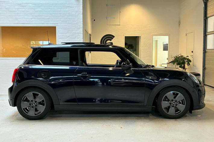 Sort Mini Cooper SE fra 2023