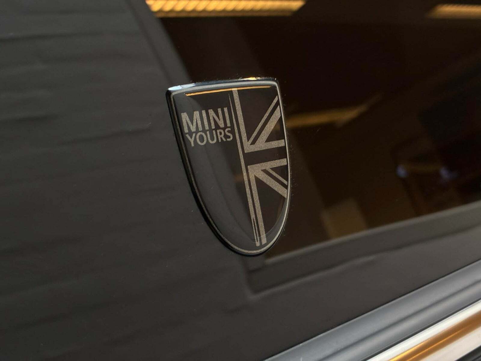 Sort Mini Cooper SE fra 2023