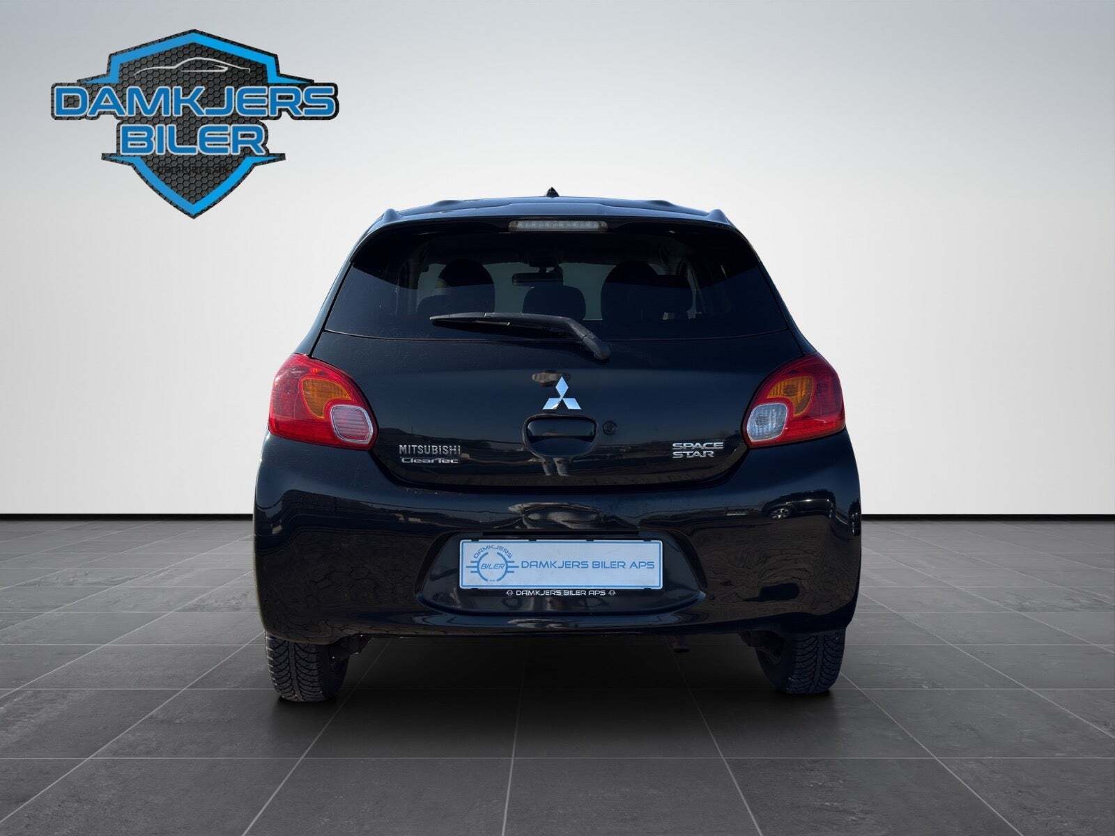 undefined Mitsubishi Space Star fra 2015 set udefra