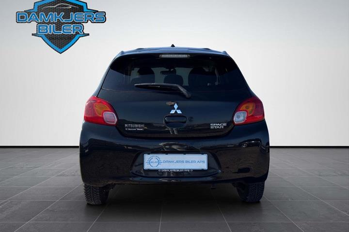 undefined Mitsubishi Space Star fra 2015 set udefra