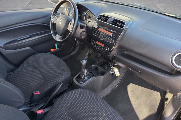undefined Mitsubishi Space Star fra 2015 set indefra