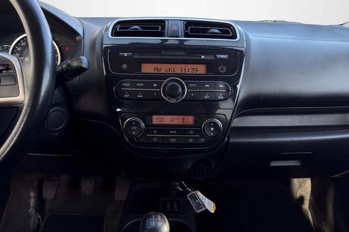 undefined Mitsubishi Space Star fra 2015 set indefra