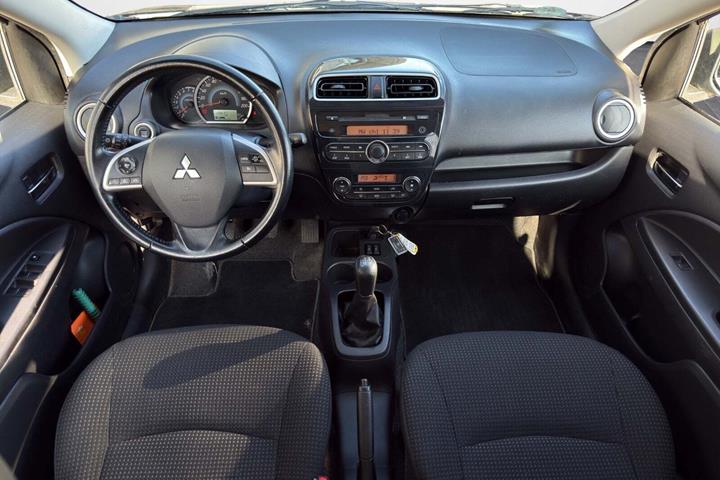 undefined Mitsubishi Space Star fra 2015 set indefra