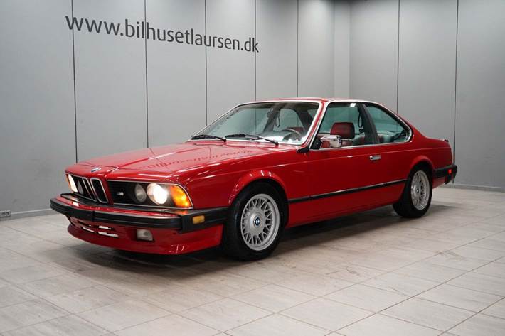 Rød BMW 635CSi fra 1987