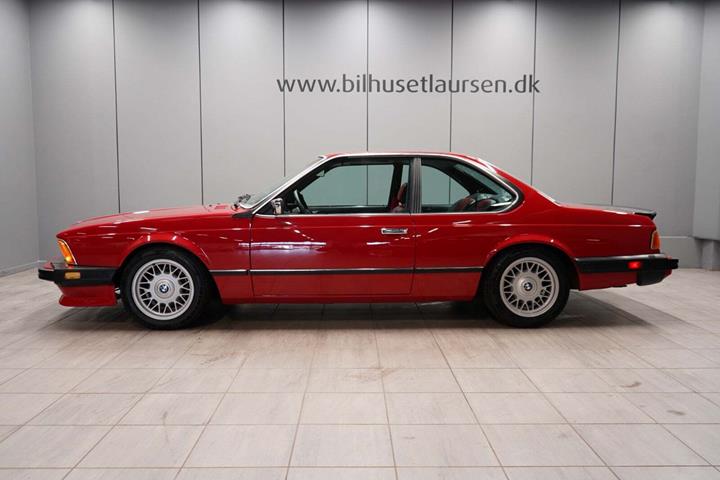 Rød BMW 635CSi fra 1987