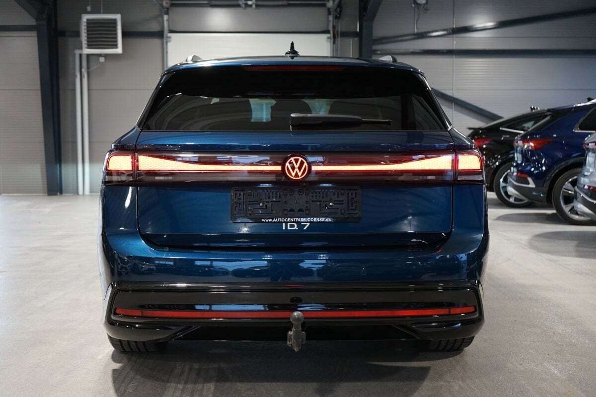 Blå VW ID.7 fra 2025