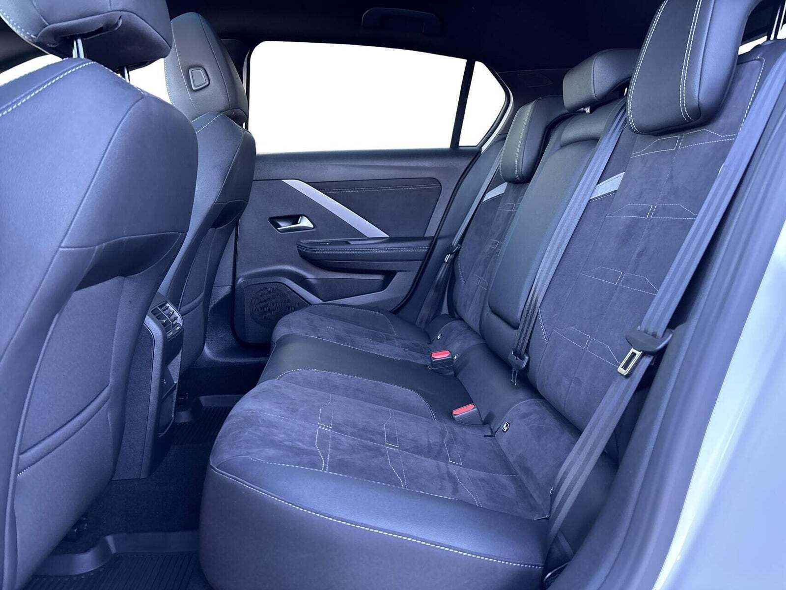 Opel Astra-e 54 Ultimate