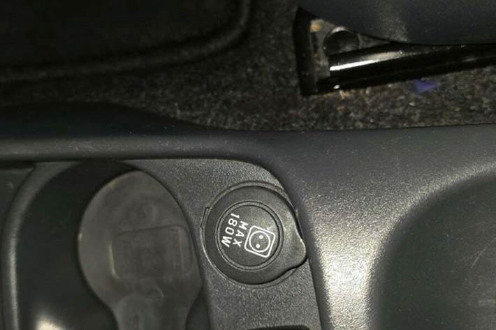 Rød Fiat 500C fra 2011