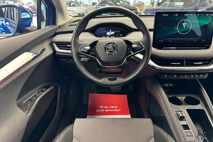 Blå Skoda Enyaq fra 2023