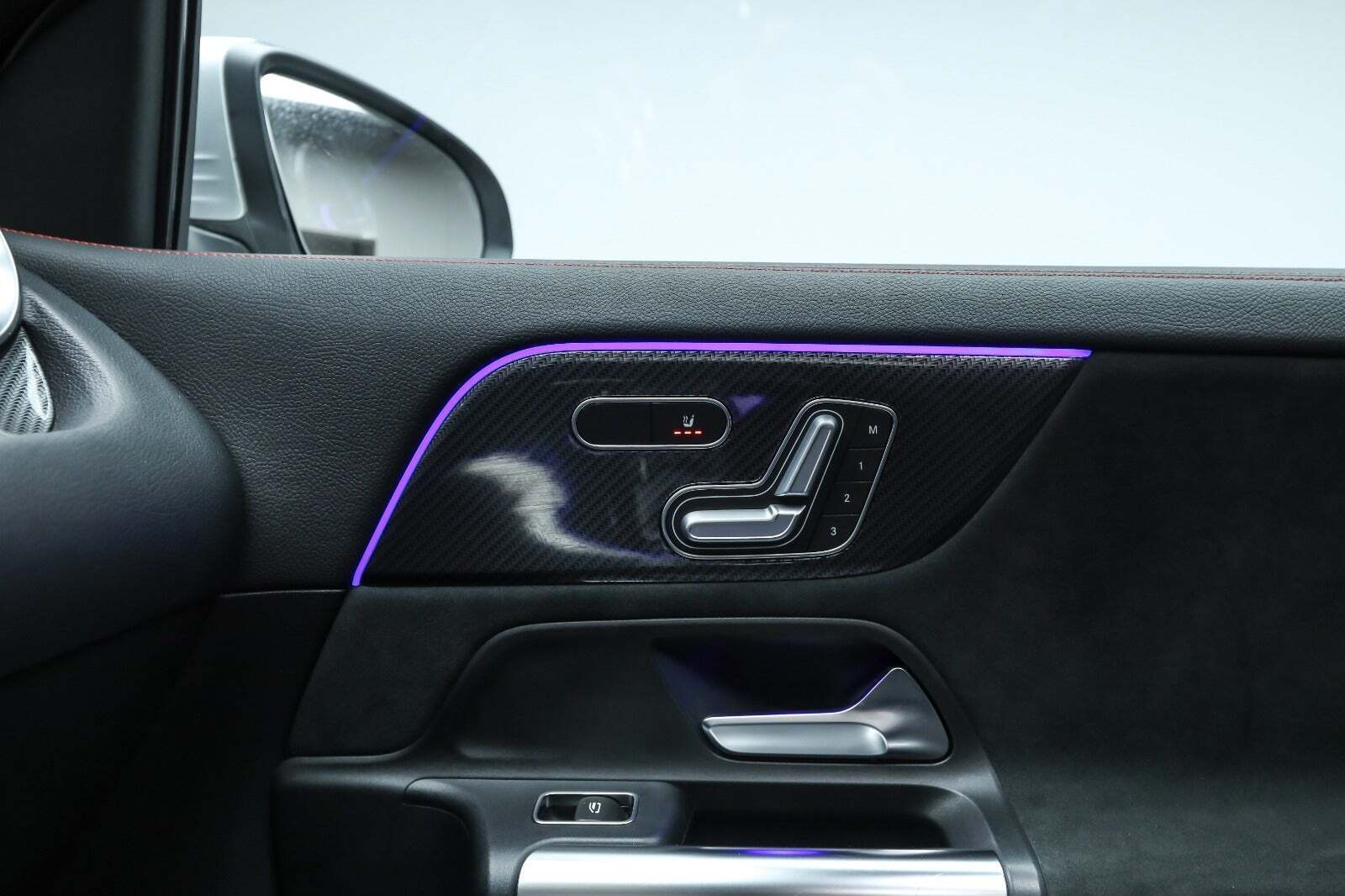 Sølv Mercedes GLA250 e fra 2022