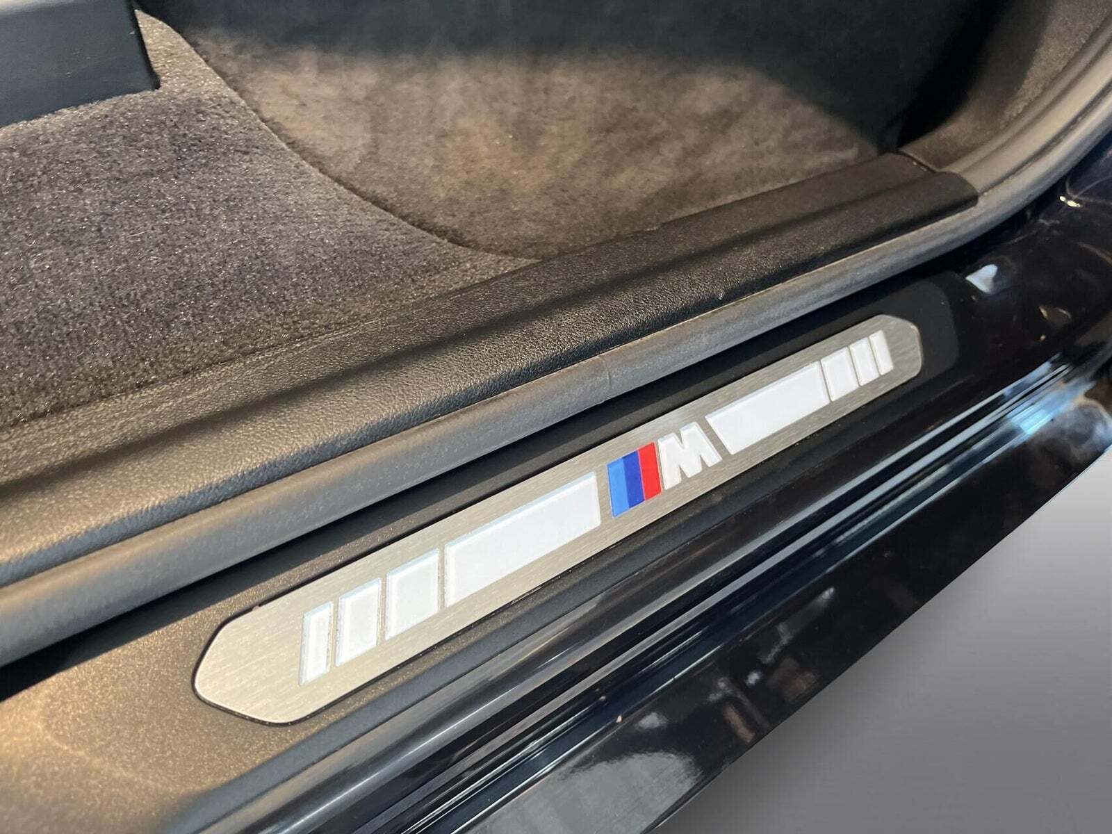 Blå BMW iX3 fra 2022