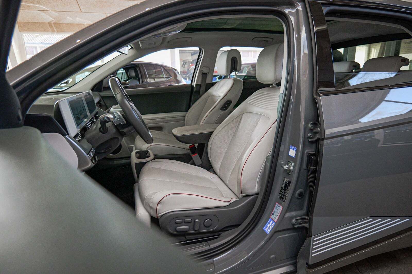 Grå Hyundai Ioniq 5 fra 2022