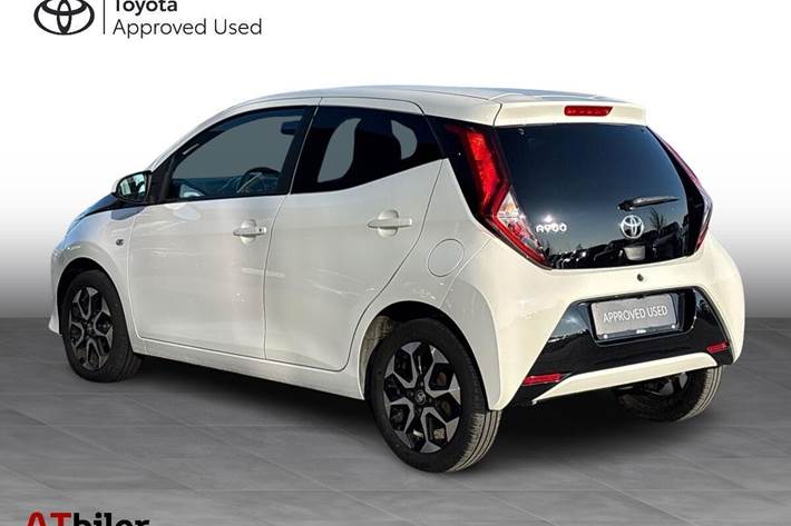Hvid Toyota Aygo fra 2021