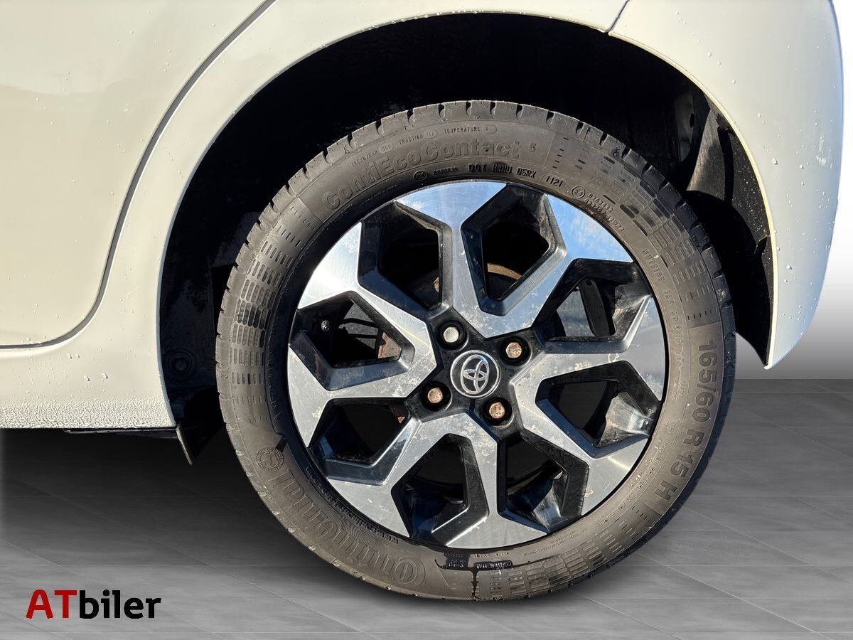 Hvid Toyota Aygo fra 2021