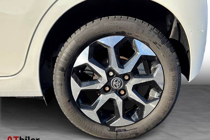 Hvid Toyota Aygo fra 2021