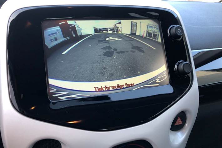 Hvid Toyota Aygo fra 2016