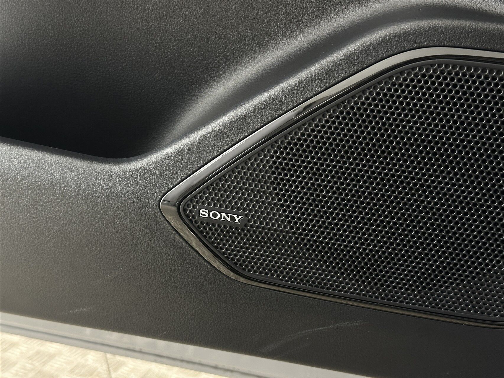 Grå Mazda 6e fra 2026