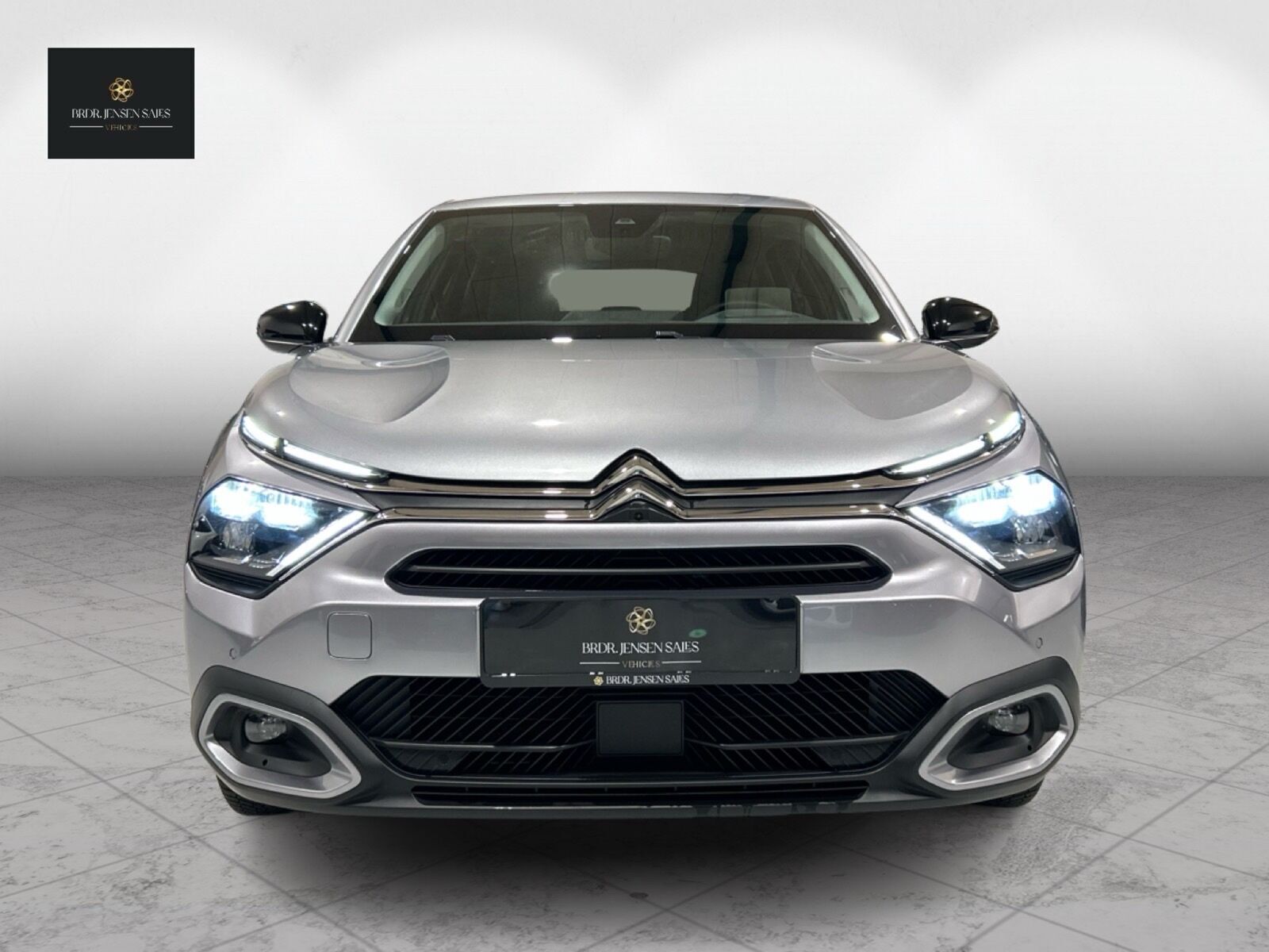 Grå Citroën ë-C4 fra 2024