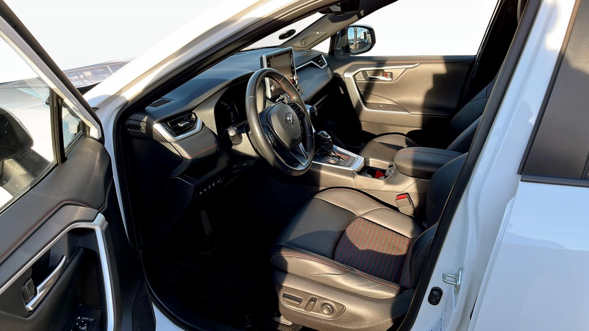 Toyota RAV4 Plug-in 2,5 Plugin-hybrid H3 Premium AWD 306HK 5d 6g Aut.