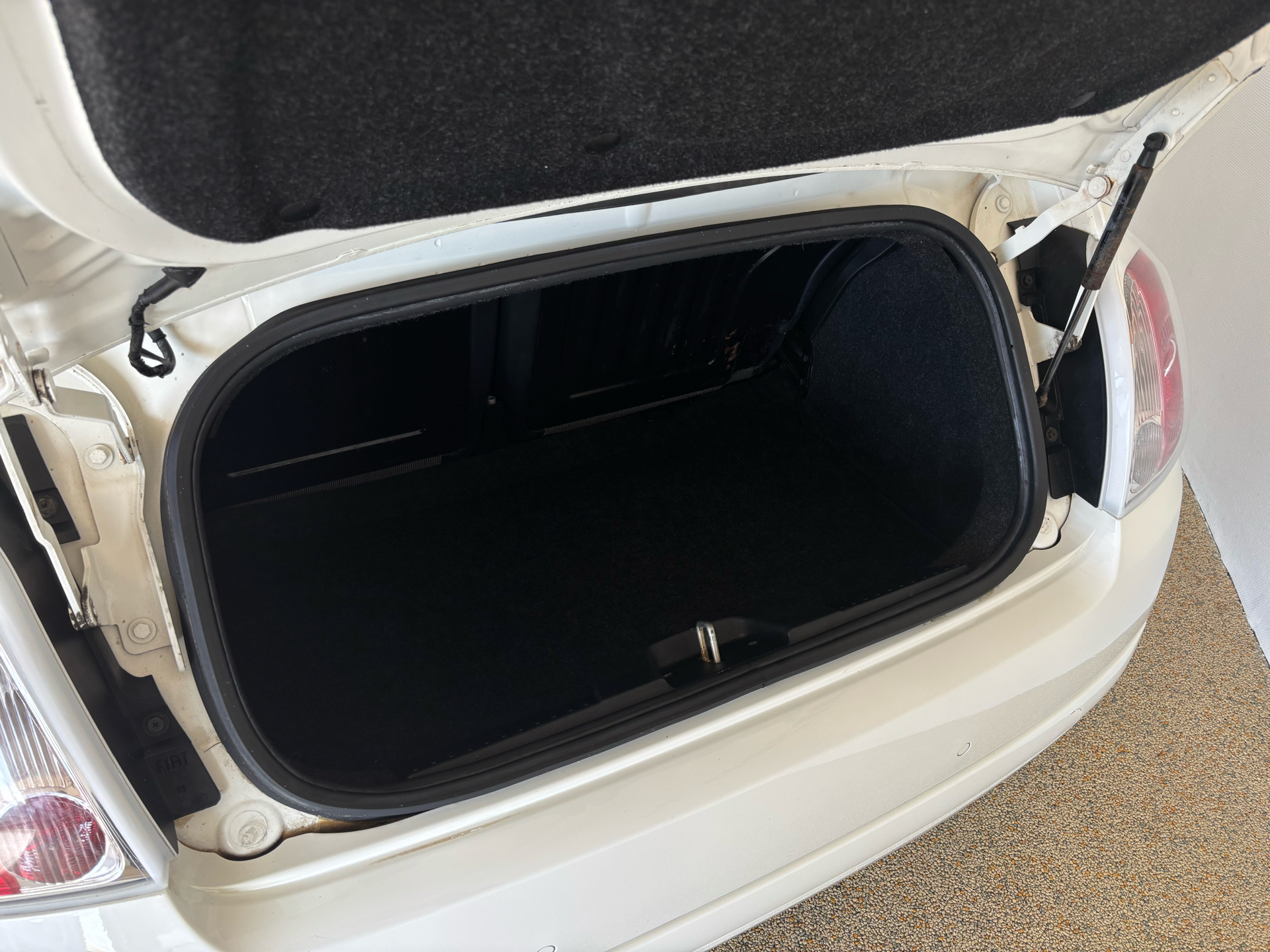 Hvid Fiat 500C fra 2012