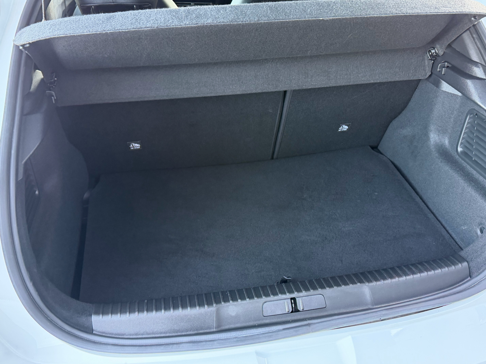 Hvid Opel Mokka-e fra 2021