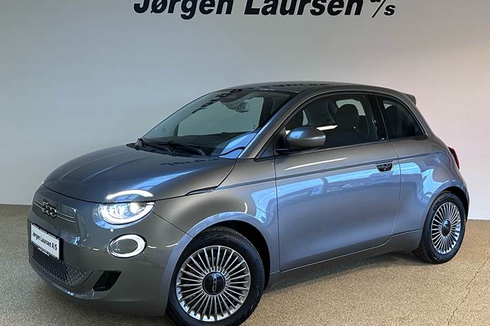 Grå Fiat 500e fra 2023 set udefra