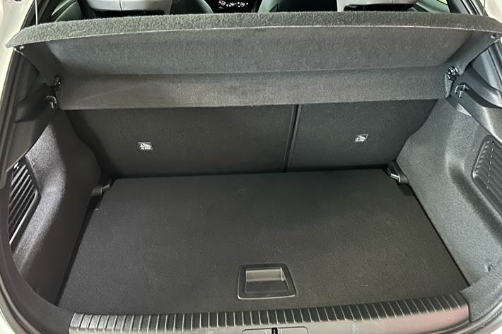 Hvid Opel Mokka-e fra 2023