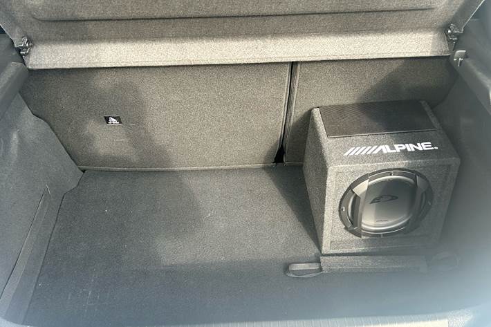 Hvid Peugeot 208 fra 2024