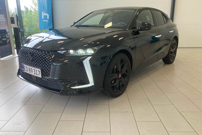 Sort DS DS4 fra 2023 set udefra