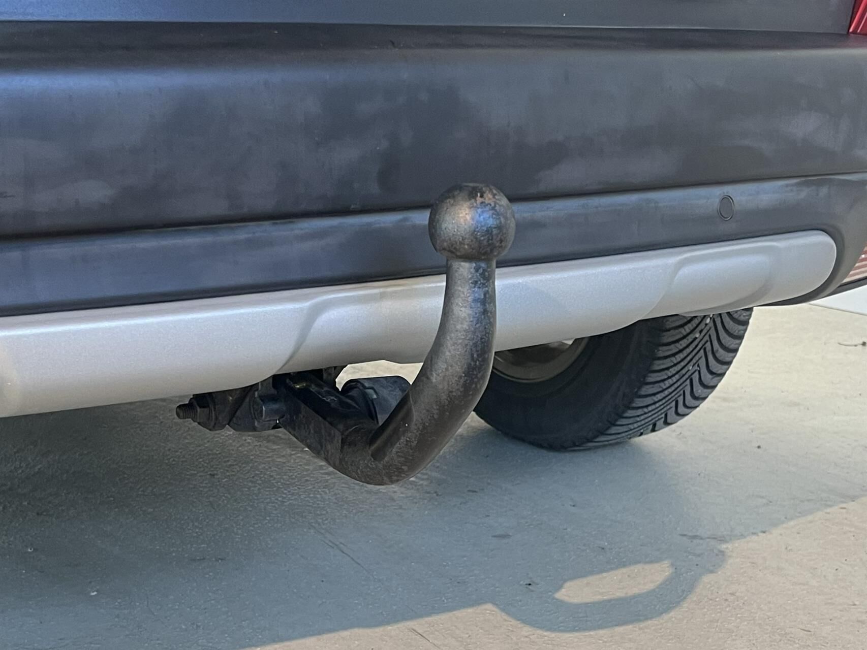 Peugeot 2008 1,2 e-THP Allure Sky 110HK 5d