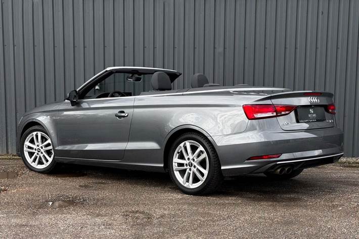 Grå Audi A3 fra 2019