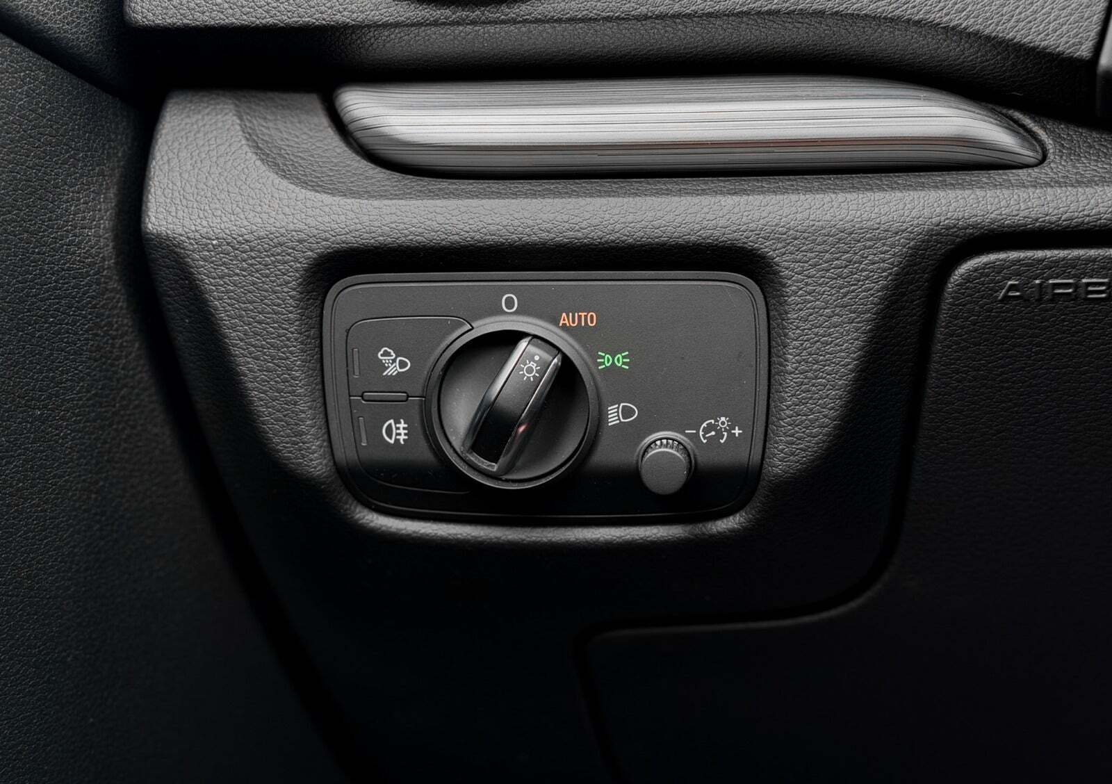 Grå Audi A3 fra 2019