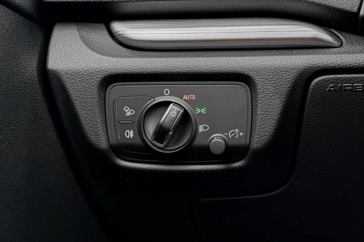 Grå Audi A3 fra 2019