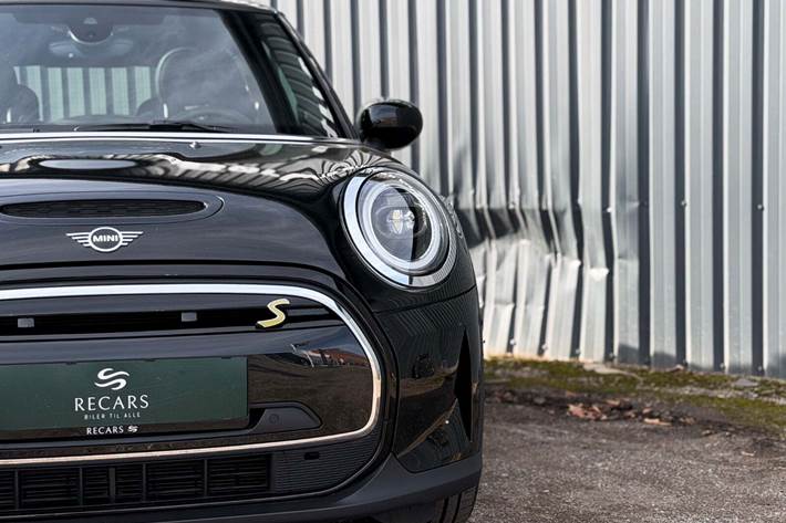 Sort Mini Cooper SE fra 2023