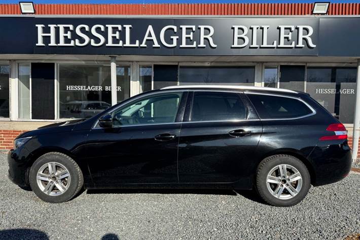 Sort Peugeot 308 fra 2018