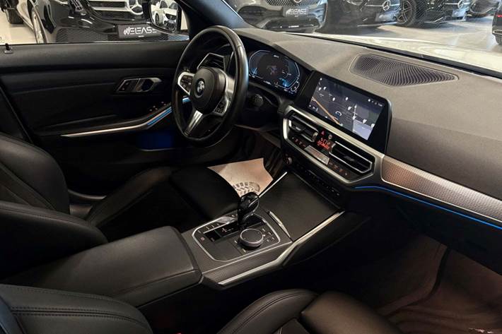 Hvid BMW 330e fra 2020