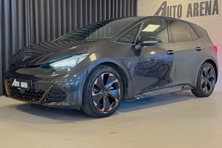 Grå Cupra Born fra 2022 set udefra