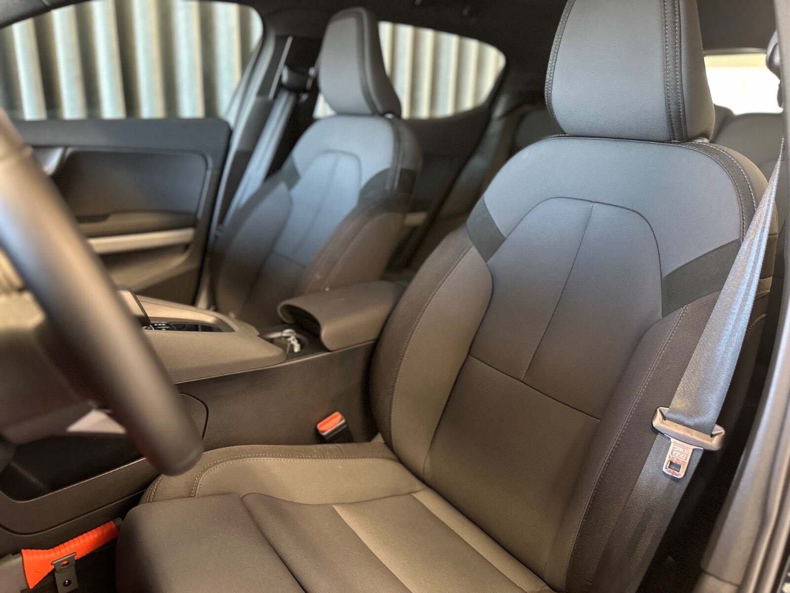 Sort Polestar 2 fra 2024