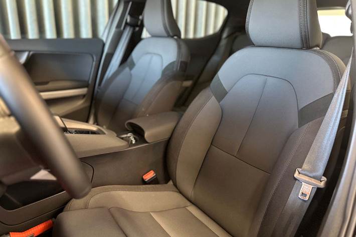 Sort Polestar 2 fra 2024