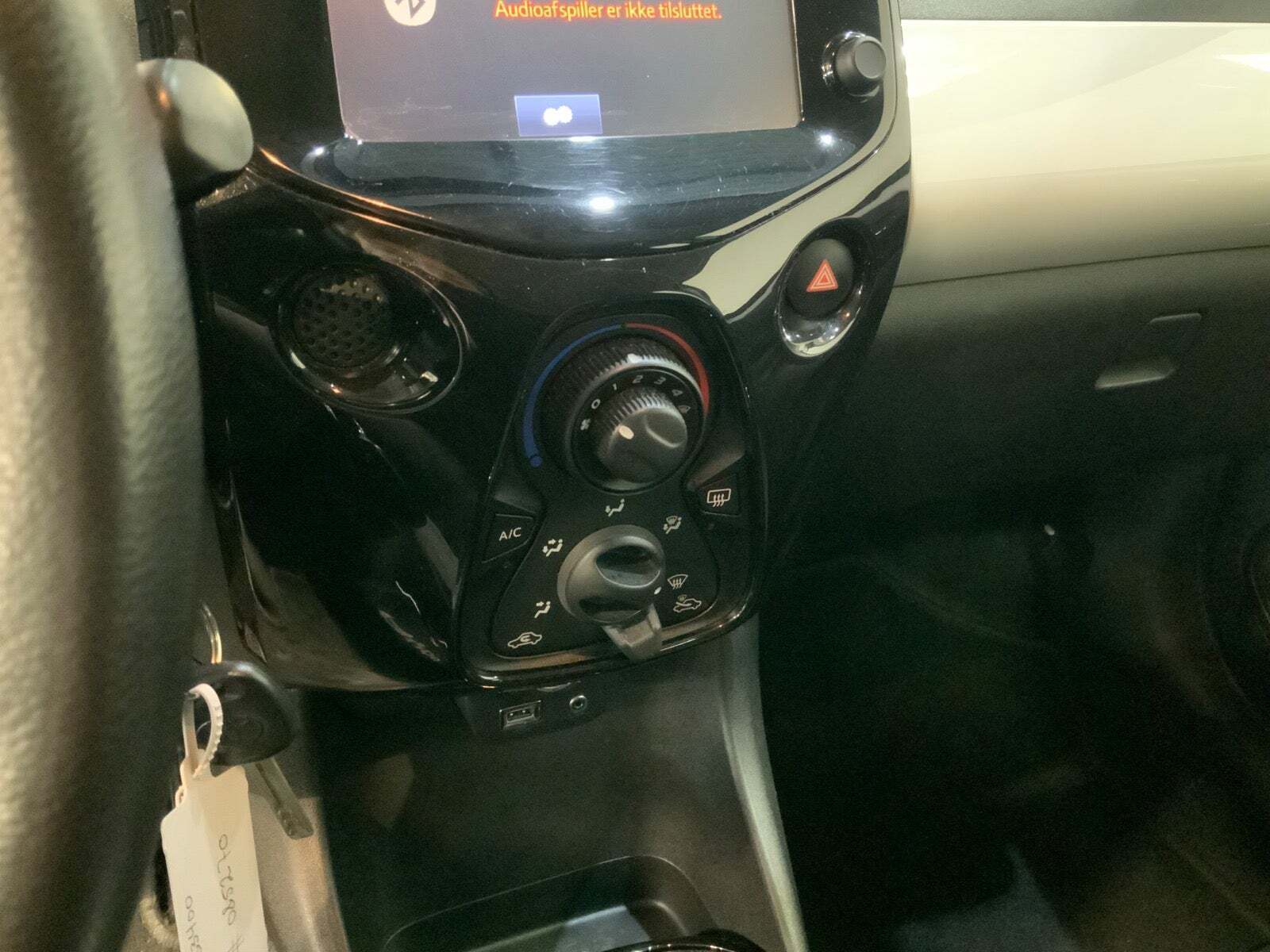 Hvid Toyota Aygo fra 2015