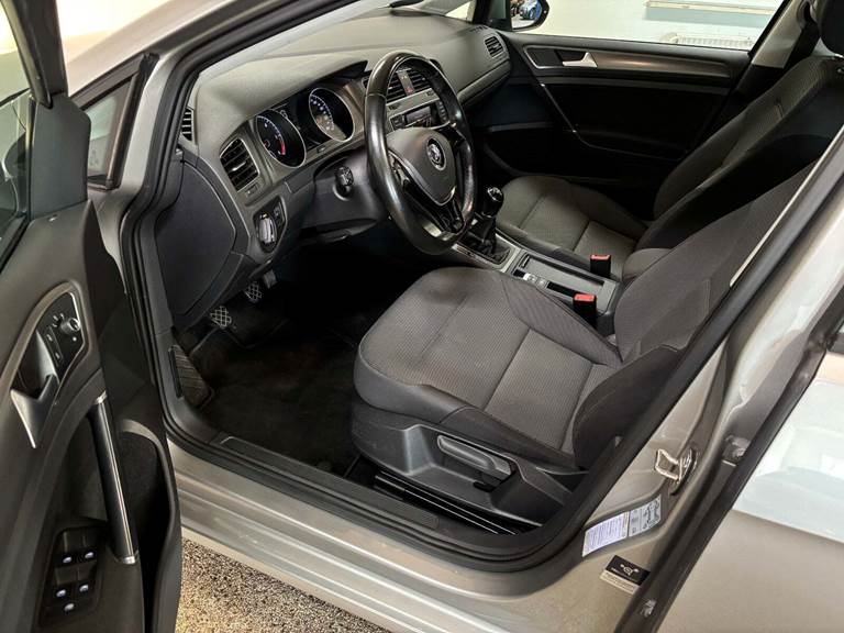 VW Golf VII 1,6 TDi 105 Comfortline Variant BMT