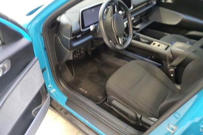 Blå Hyundai Ioniq 6 fra 2023