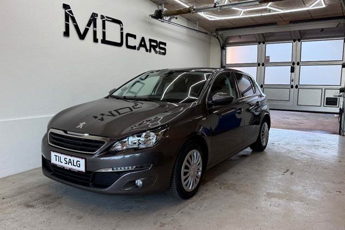 Grå Peugeot 308 fra 2016