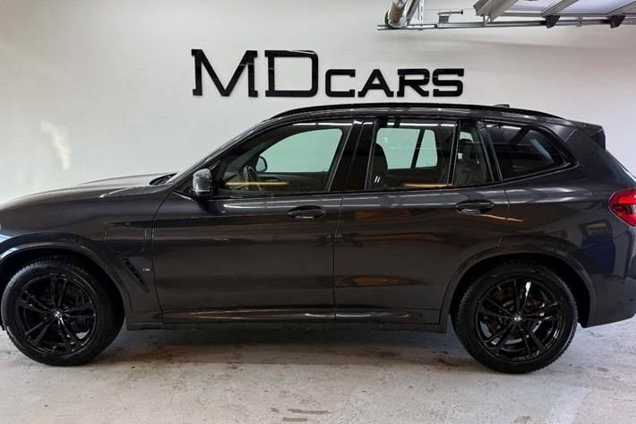 Grå BMW X3 fra 2021