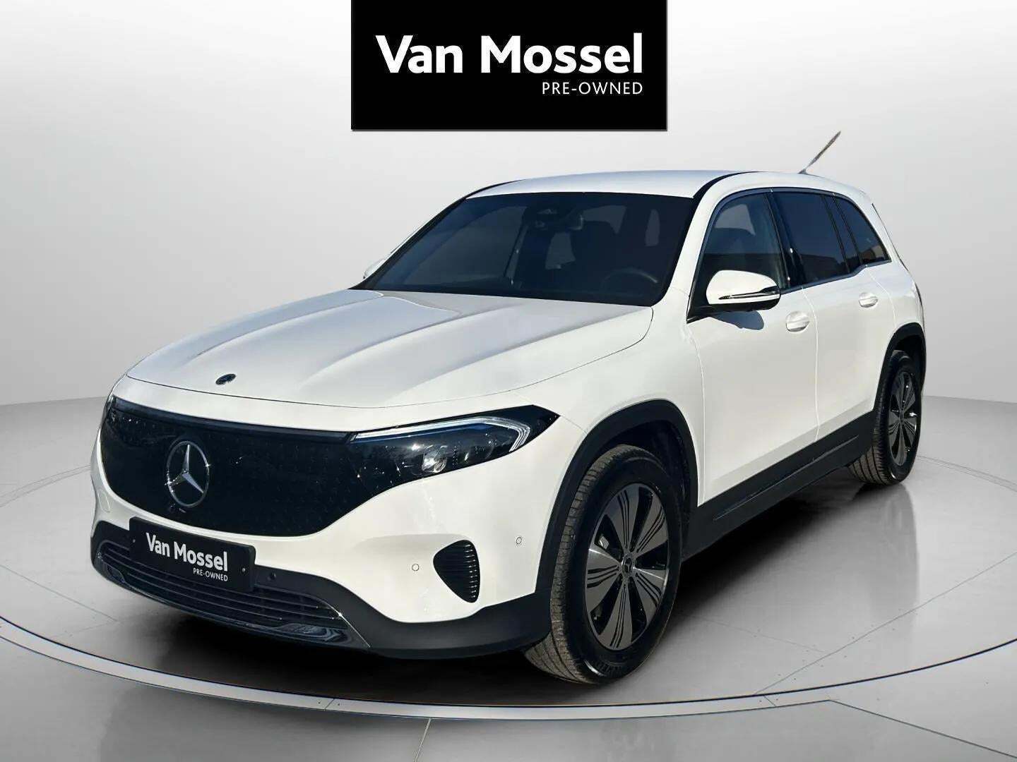Hvid Mercedes EQB250+ fra 2024