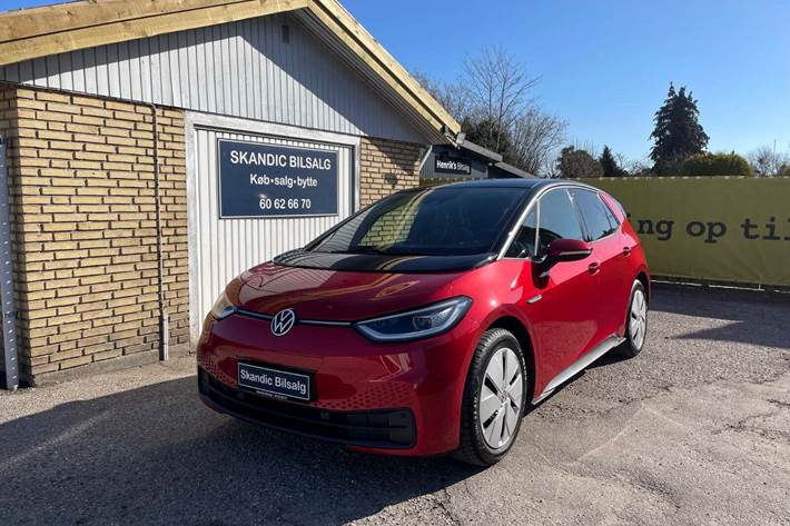 Rød VW ID.3 fra 2022 set udefra