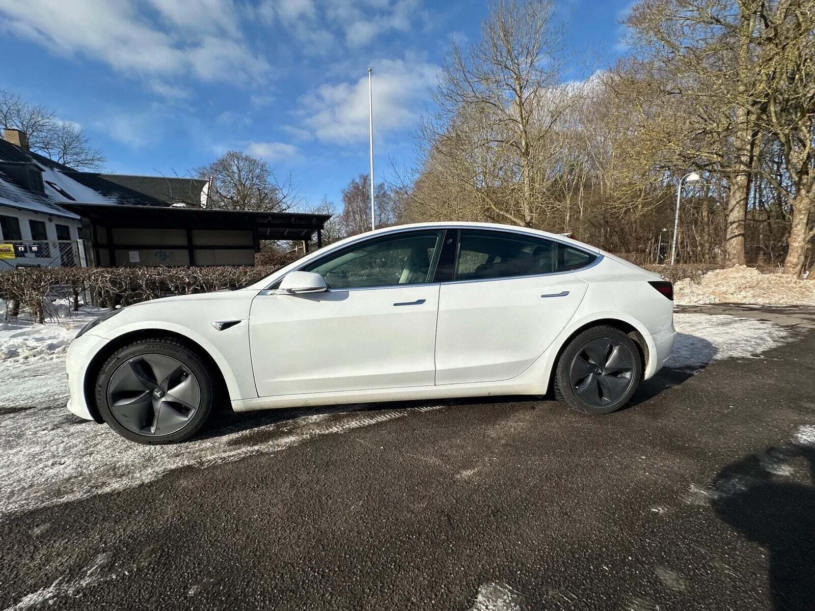 Tesla Model 3 Standard Range+ RWD