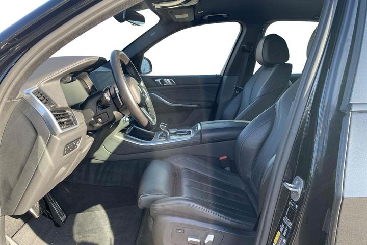 Sort BMW X5 fra 2021