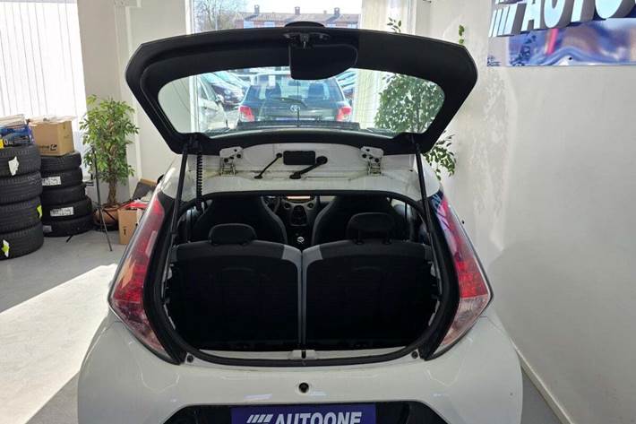 Hvid Toyota Aygo fra 2015