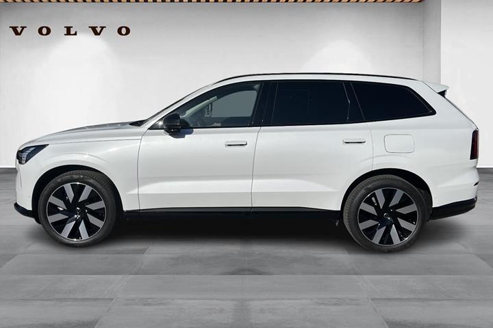 Hvid Volvo EX90 fra 2025